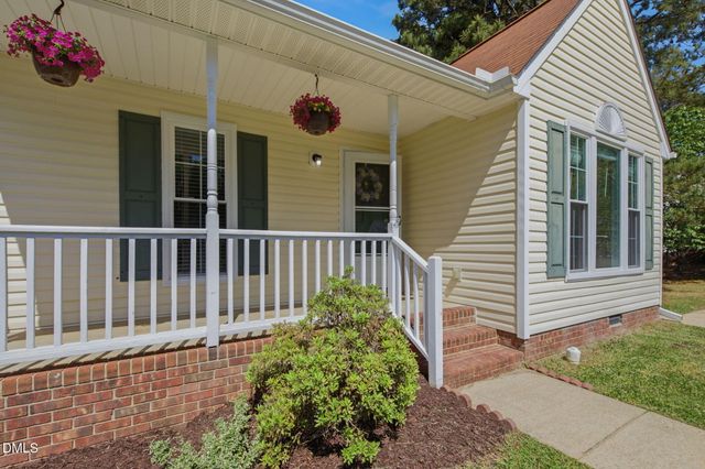 408 Birdsong Way, Holly Springs, NC 27540