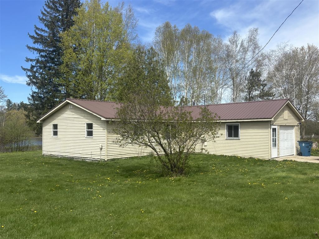 191 Haddix Boulevard 2981, Barryton, MI 49305