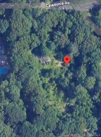 601 Caledonia Road, Dix Hills, NY 11746