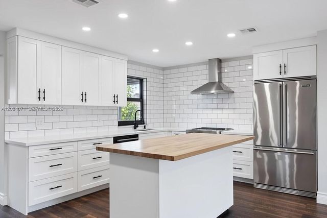 11901 NW 23rd St, Pembroke Pines, FL 33026