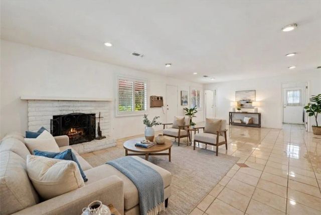 190 E Arrow, Claremont, CA 91711