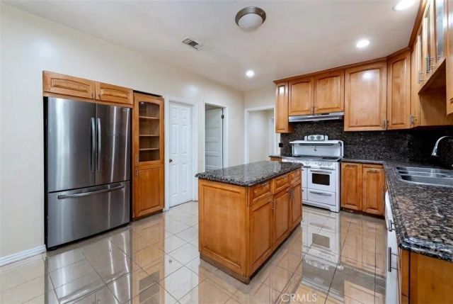 190 E Arrow, Claremont, CA 91711