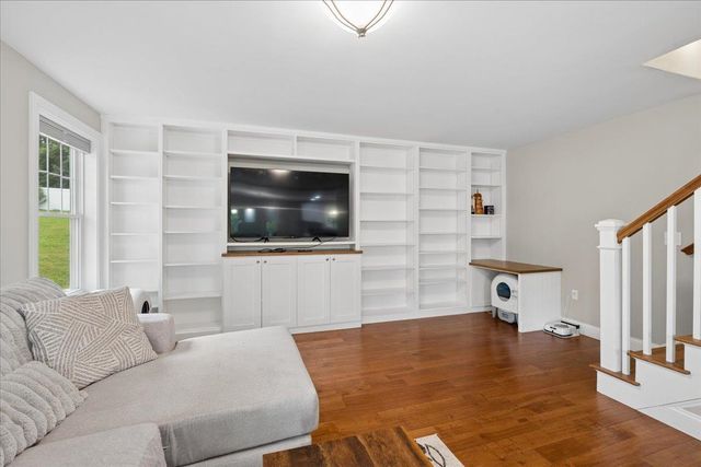 25 Second Street, Hudson, NH 03051