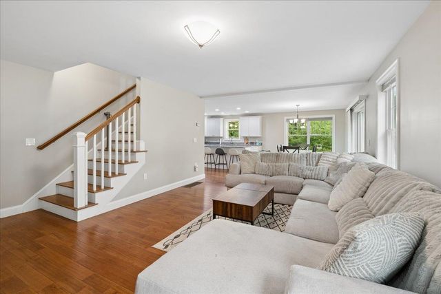 25 Second Street, Hudson, NH 03051
