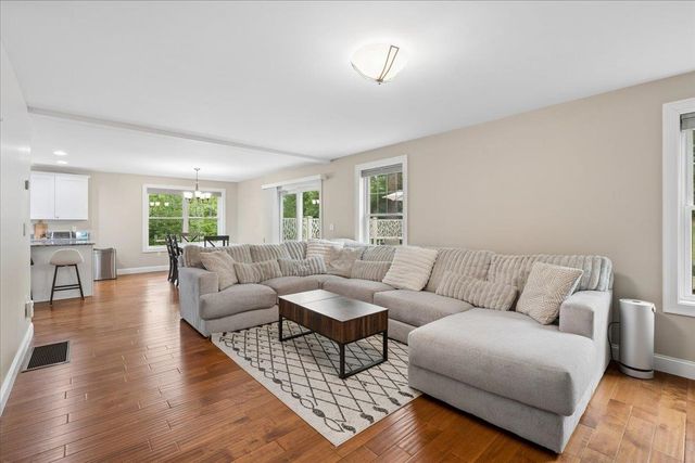 25 Second Street, Hudson, NH 03051