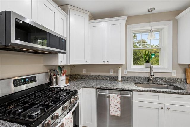 25 Second Street, Hudson, NH 03051