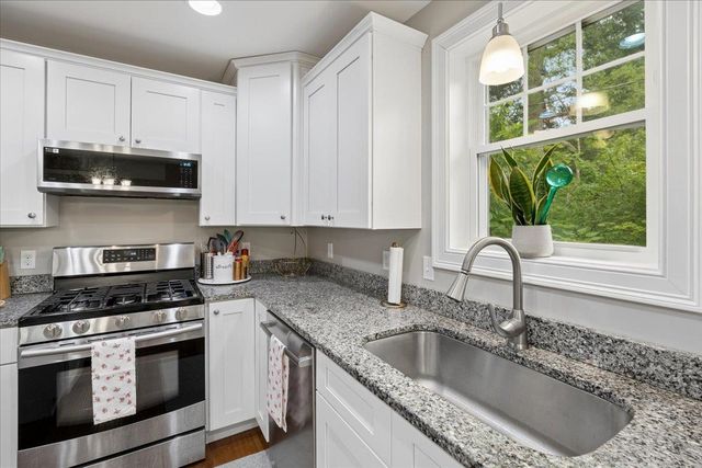 25 Second Street, Hudson, NH 03051