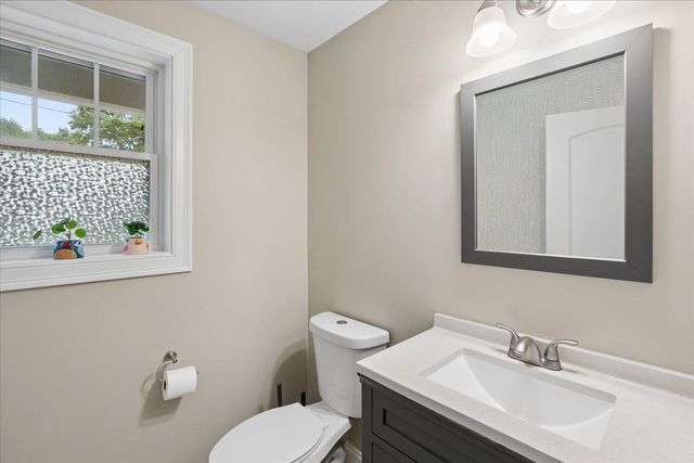 25 Second Street, Hudson, NH 03051