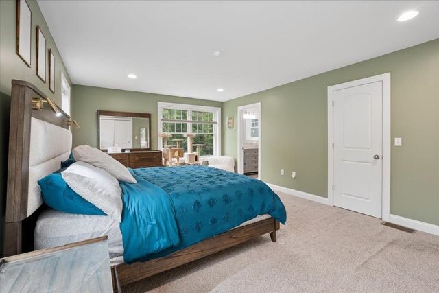 25 Second Street, Hudson, NH 03051