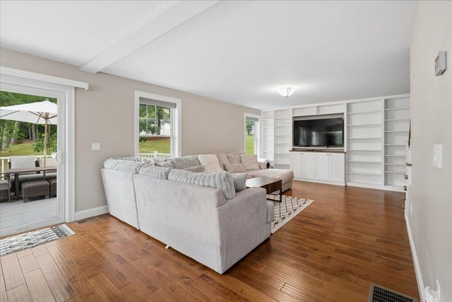 25 Second Street, Hudson, NH 03051