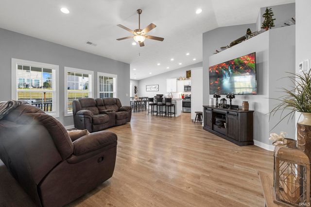 1407 Abby Lane, Huntingburg, IN 47542