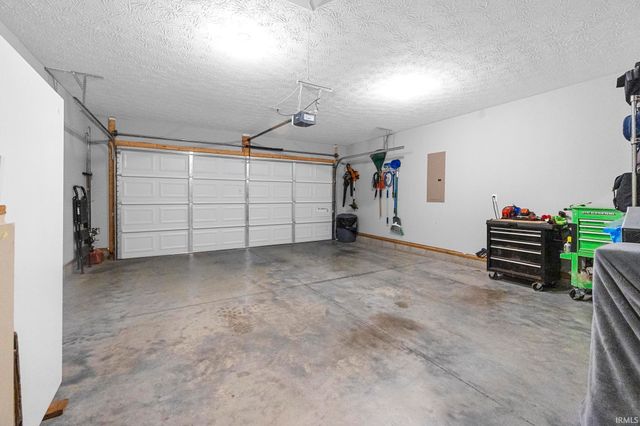 1407 Abby Lane, Huntingburg, IN 47542