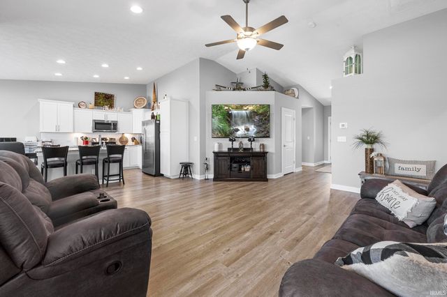 1407 Abby Lane, Huntingburg, IN 47542