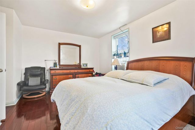27-05 Parsons Boulevard 6F, Flushing, NY 11354