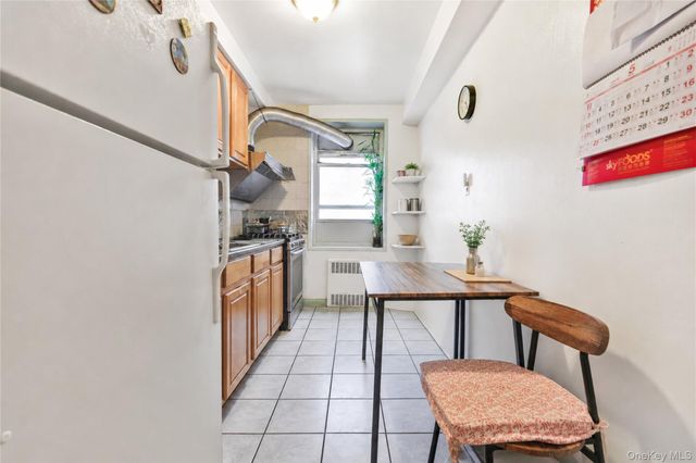 27-05 Parsons Boulevard 6F, Flushing, NY 11354
