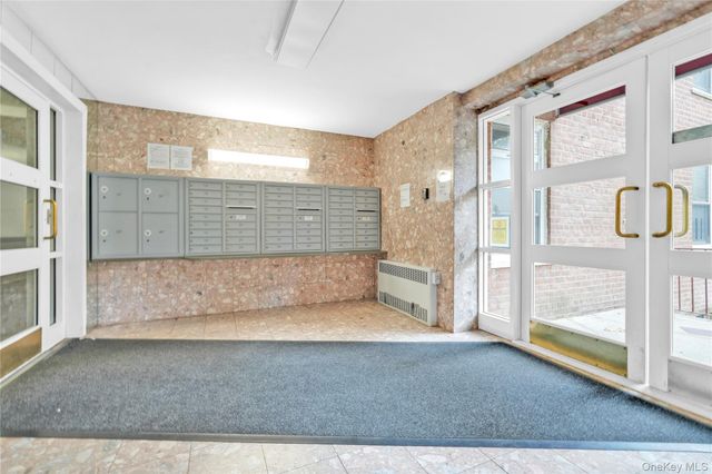 27-05 Parsons Boulevard 6F, Flushing, NY 11354