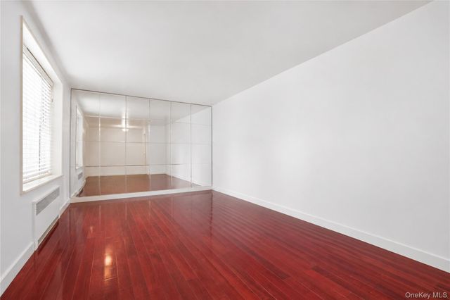 27-05 Parsons Boulevard 6F, Flushing, NY 11354