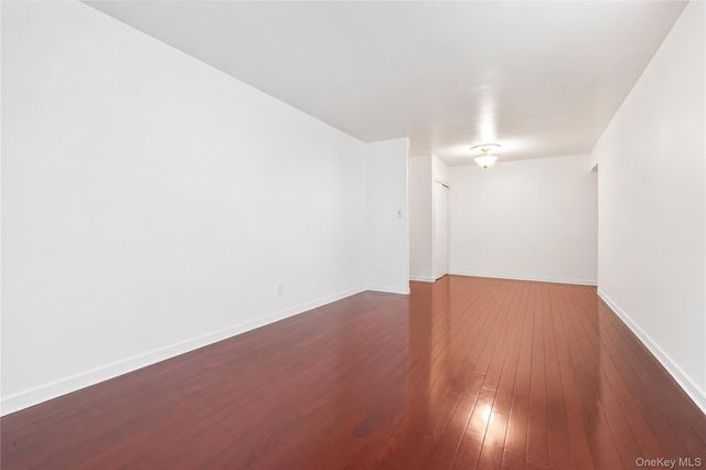 27-05 Parsons Boulevard 6F, Flushing, NY 11354