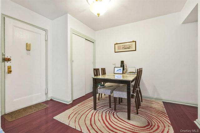 27-05 Parsons Boulevard 6F, Flushing, NY 11354