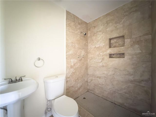 720 E Ricky Crossland, Elsa, TX 78543