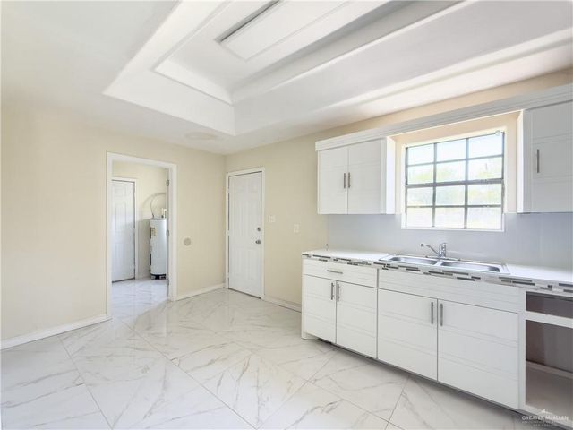 720 E Ricky Crossland, Elsa, TX 78543