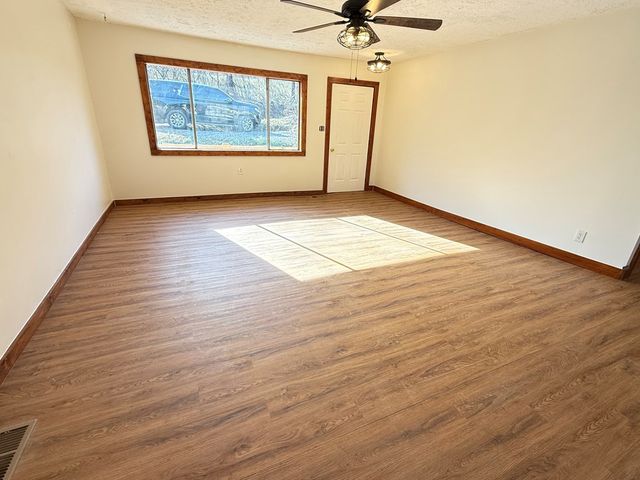 157 Old Loving Road, Mineral Bluff, GA 30559