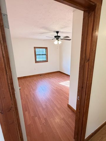 157 Old Loving Road, Mineral Bluff, GA 30559