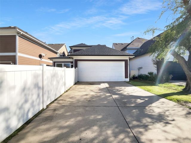 1701 Jasmine Trail, Savannah, TX 76227