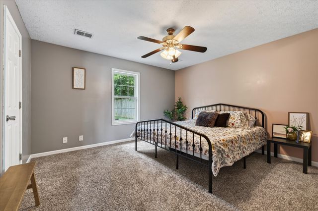 1045 Shadow Ridge Ave, Oak Grove, KY 42262