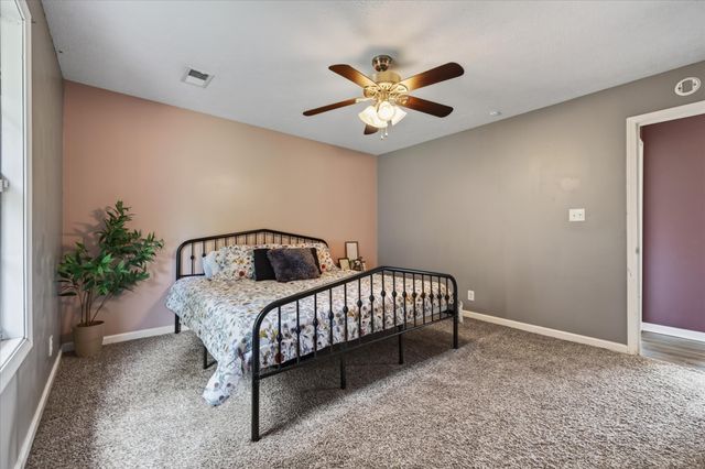 1045 Shadow Ridge Ave, Oak Grove, KY 42262