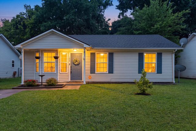 1045 Shadow Ridge Ave, Oak Grove, KY 42262