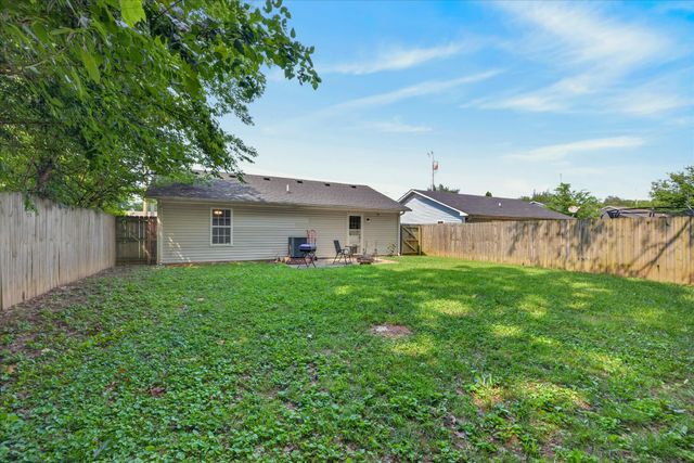 1045 Shadow Ridge Ave, Oak Grove, KY 42262