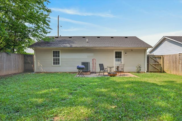 1045 Shadow Ridge Ave, Oak Grove, KY 42262