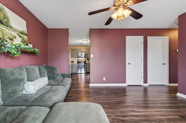 1045 Shadow Ridge Ave, Oak Grove, KY 42262