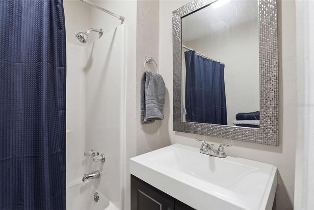 3310 NW 28TH AVENUE, Gainesville, FL 32605