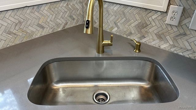 1425 BLAIRWOOD Drive, Montgomery, AL 36106