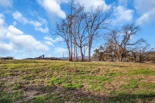 1531 E Stewarts Ln, Nashville, TN 37218