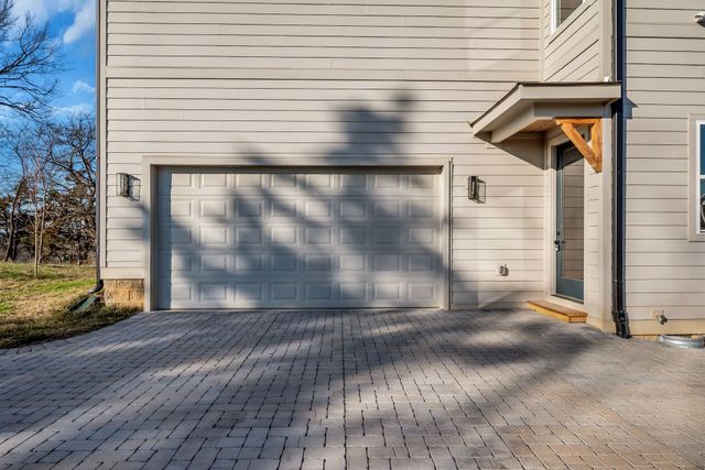 1531 E Stewarts Ln, Nashville, TN 37218