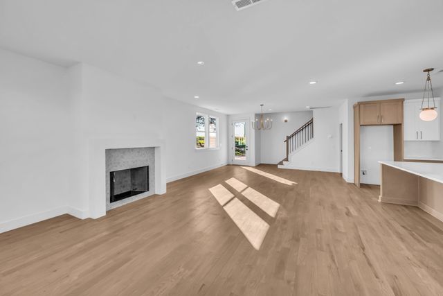 1531 E Stewarts Ln, Nashville, TN 37218