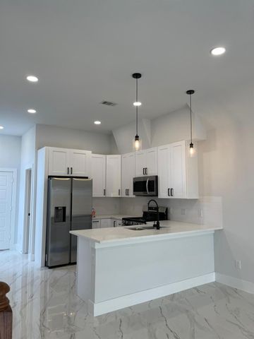 8125 Saint Louis Street, Houston, TX 77028