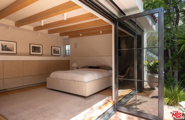 330 N Arden Boulevard, Los Angeles, CA 90004