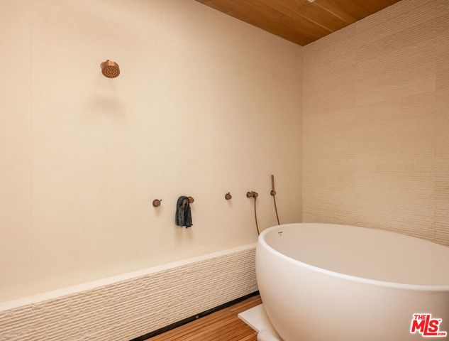 330 N Arden Boulevard, Los Angeles, CA 90004