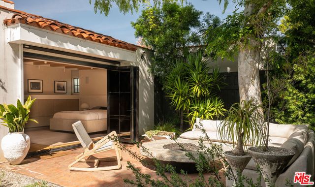 330 N Arden Boulevard, Los Angeles, CA 90004