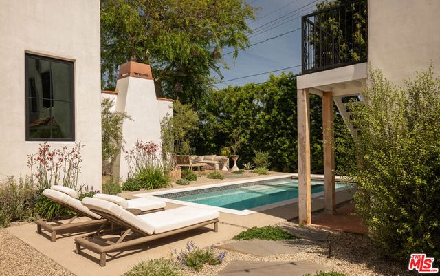 330 N Arden Boulevard, Los Angeles, CA 90004