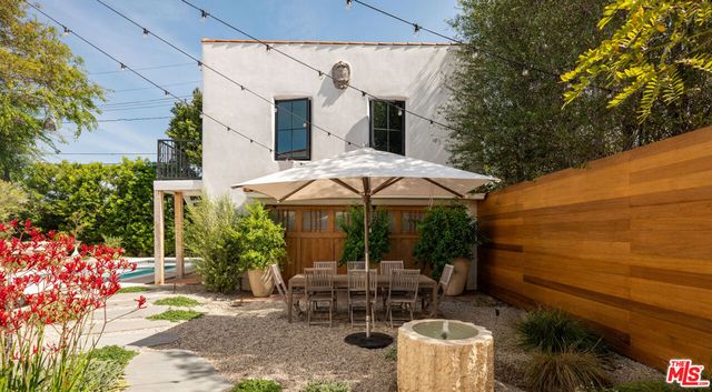 330 N Arden Boulevard, Los Angeles, CA 90004