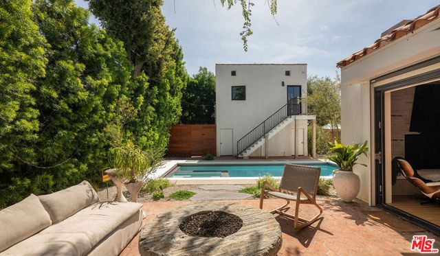 330 N Arden Boulevard, Los Angeles, CA 90004