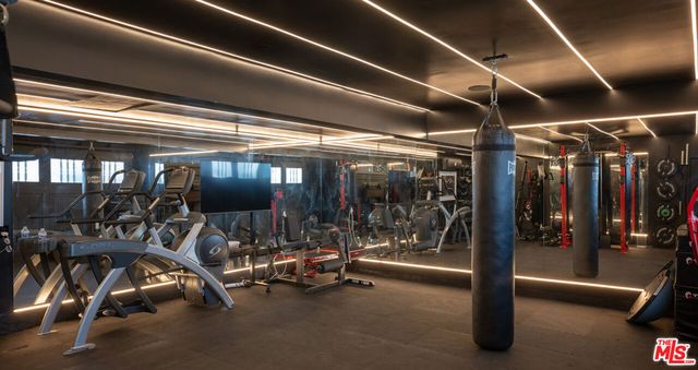 330 N Arden Boulevard, Los Angeles, CA 90004