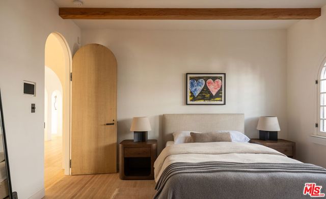 330 N Arden Boulevard, Los Angeles, CA 90004