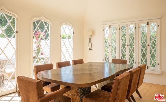 330 N Arden Boulevard, Los Angeles, CA 90004