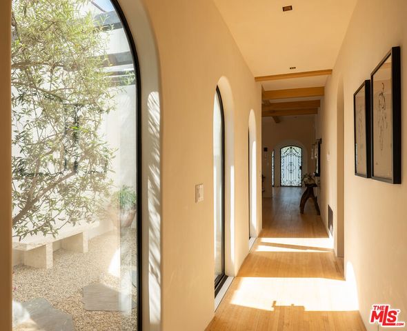 330 N Arden Boulevard, Los Angeles, CA 90004